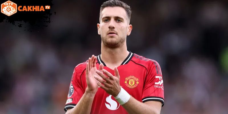 Dalot lập công nhưng MU lại tự mình sụp đổ