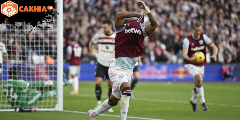 Phạt góc: vết nứt phòng ngự MU chưa thể vá