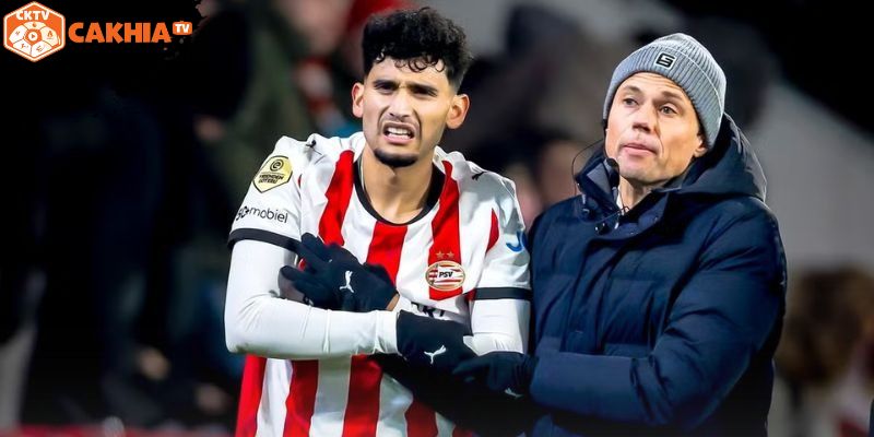 Pha ghi bàn đau đớn: Pepi gãy cẳng tay ở psv